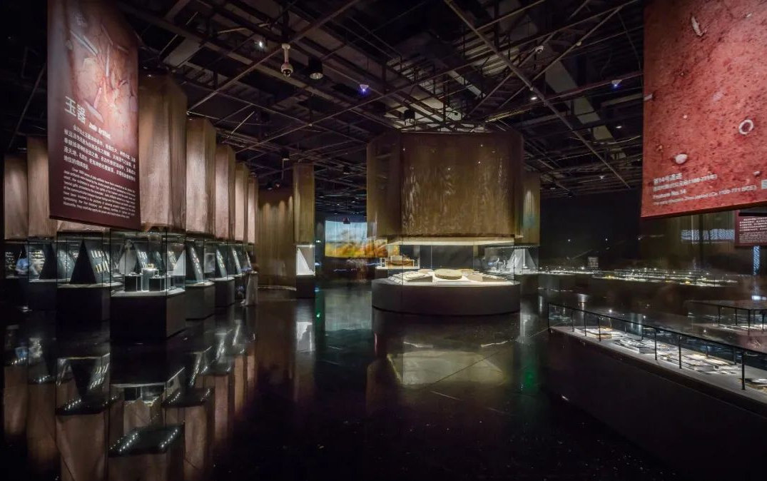 克里克對金沙遺址博物館第三展廳展柜玻璃、燈光、密封性、柜體結(jié)構(gòu)和安全性能進行了全面升級