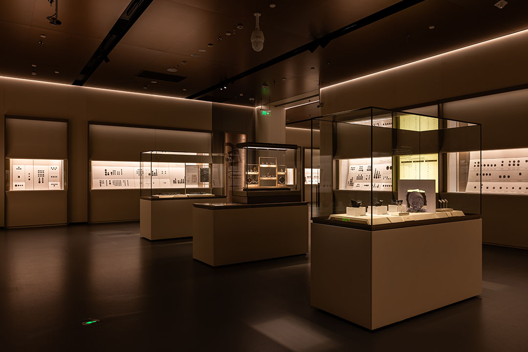 上海博物館東館-克里克展柜.jpg 上海博物館東館-克里克展柜.jpg