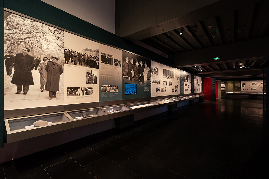 上海博物館東館-克里克展柜.jpg 上海博物館東館-克里克展柜.jpg